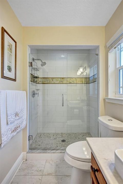 En Venta: $1,125,000 (4 camas, 3 baños, 2989 Pies cuadrados)