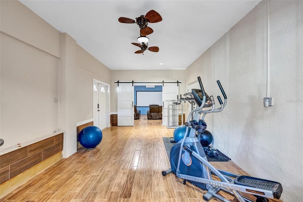 En Venta: $1,125,000 (4 camas, 3 baños, 2989 Pies cuadrados)