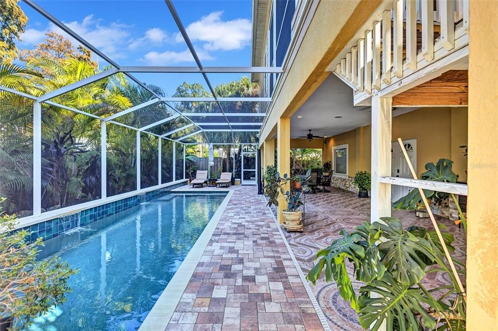 En Venta: $1,125,000 (4 camas, 3 baños, 2989 Pies cuadrados)