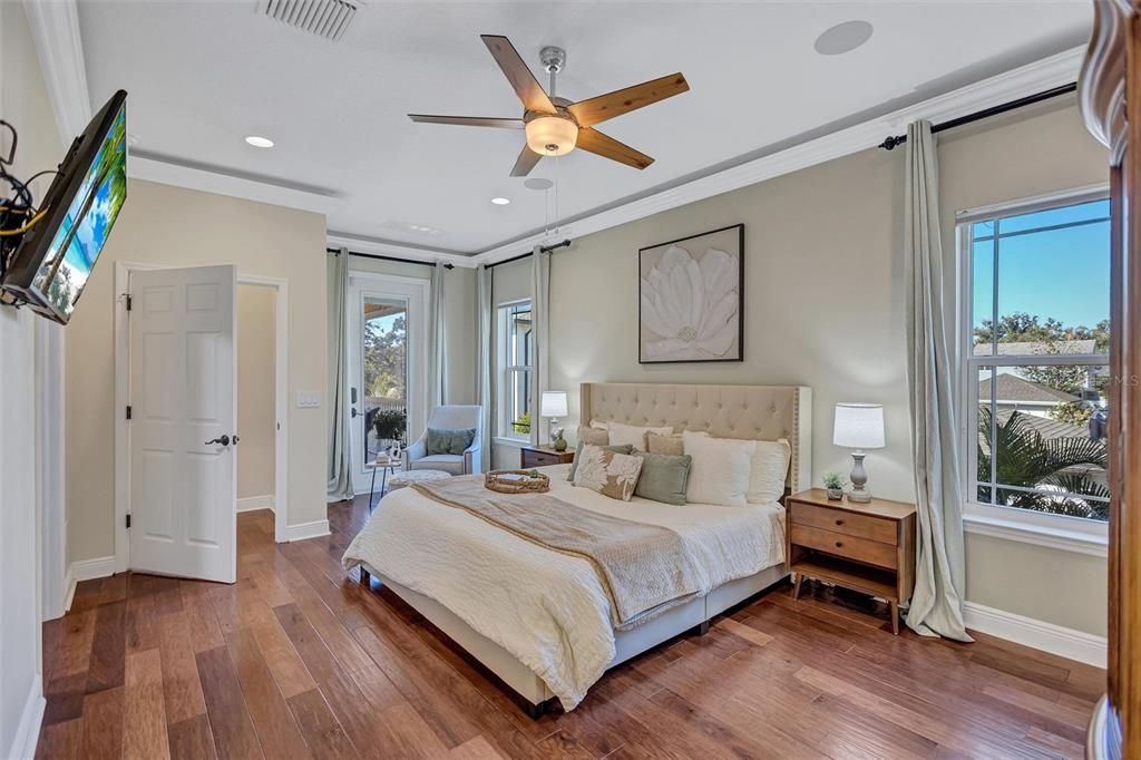 En Venta: $1,125,000 (4 camas, 3 baños, 2989 Pies cuadrados)