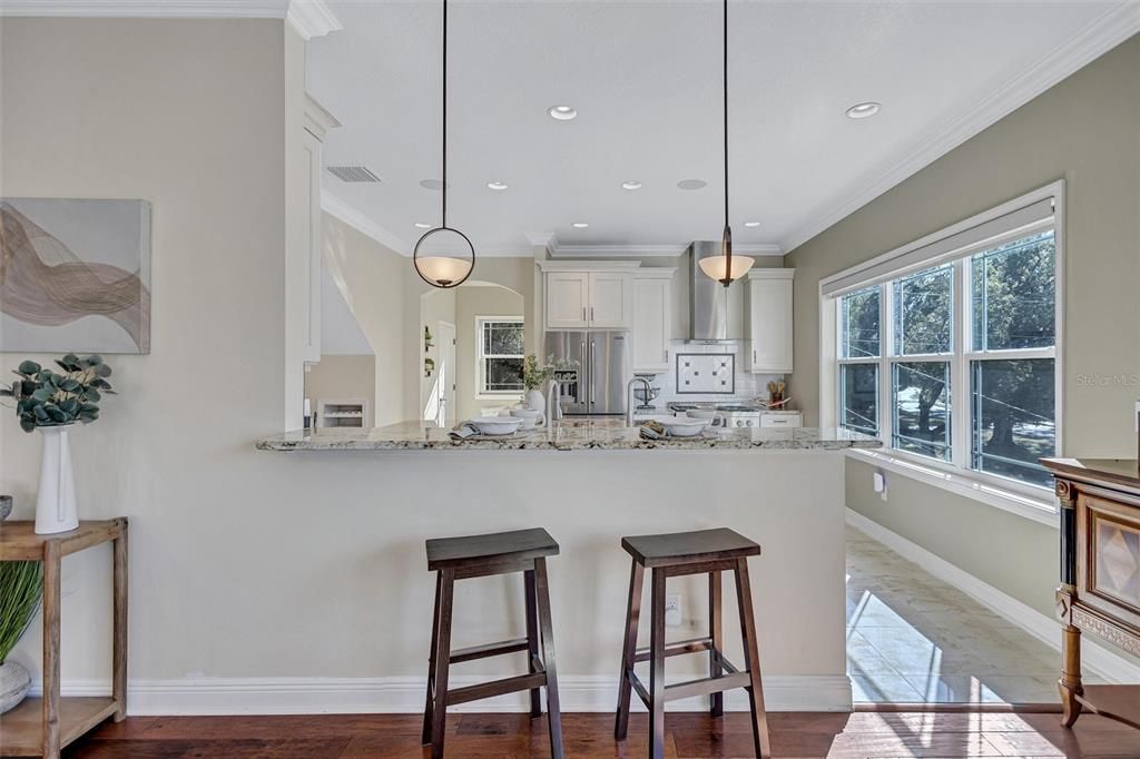 En Venta: $1,125,000 (4 camas, 3 baños, 2989 Pies cuadrados)