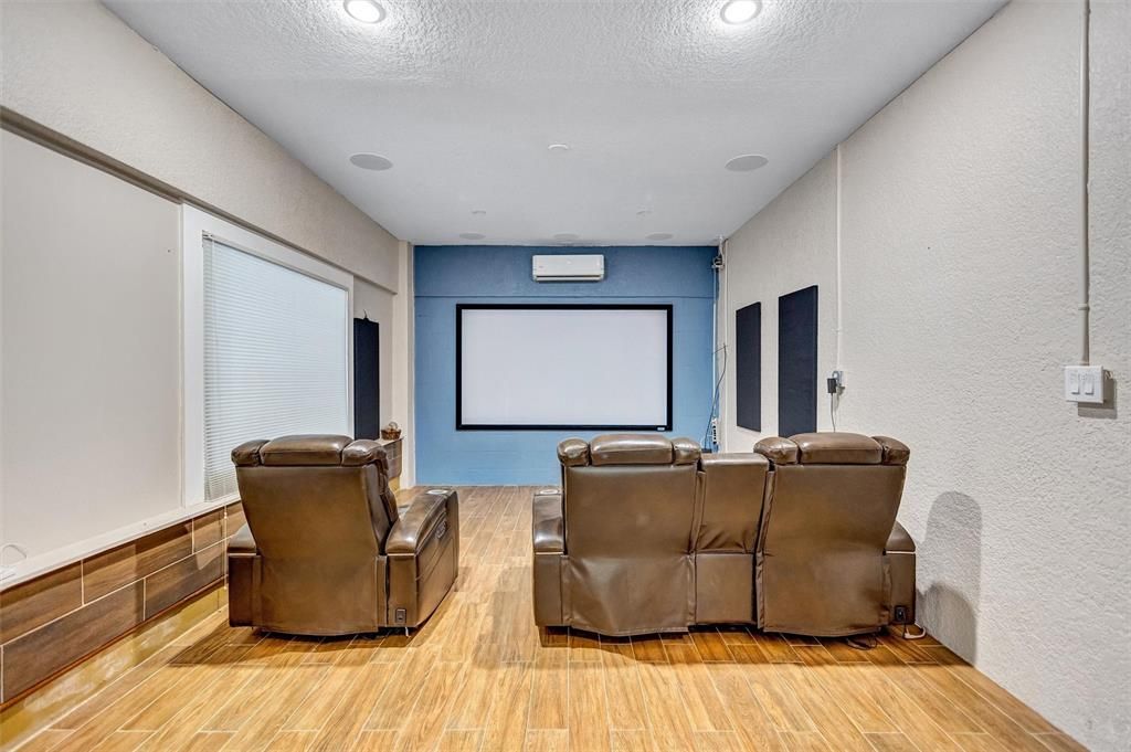 En Venta: $1,125,000 (4 camas, 3 baños, 2989 Pies cuadrados)