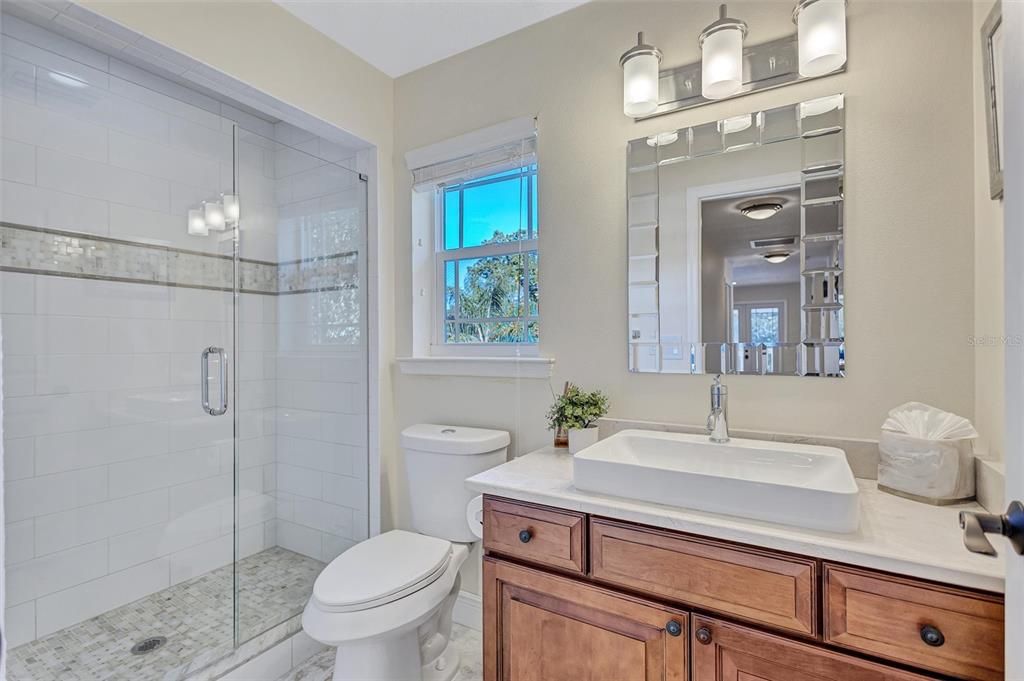 En Venta: $1,125,000 (4 camas, 3 baños, 2989 Pies cuadrados)