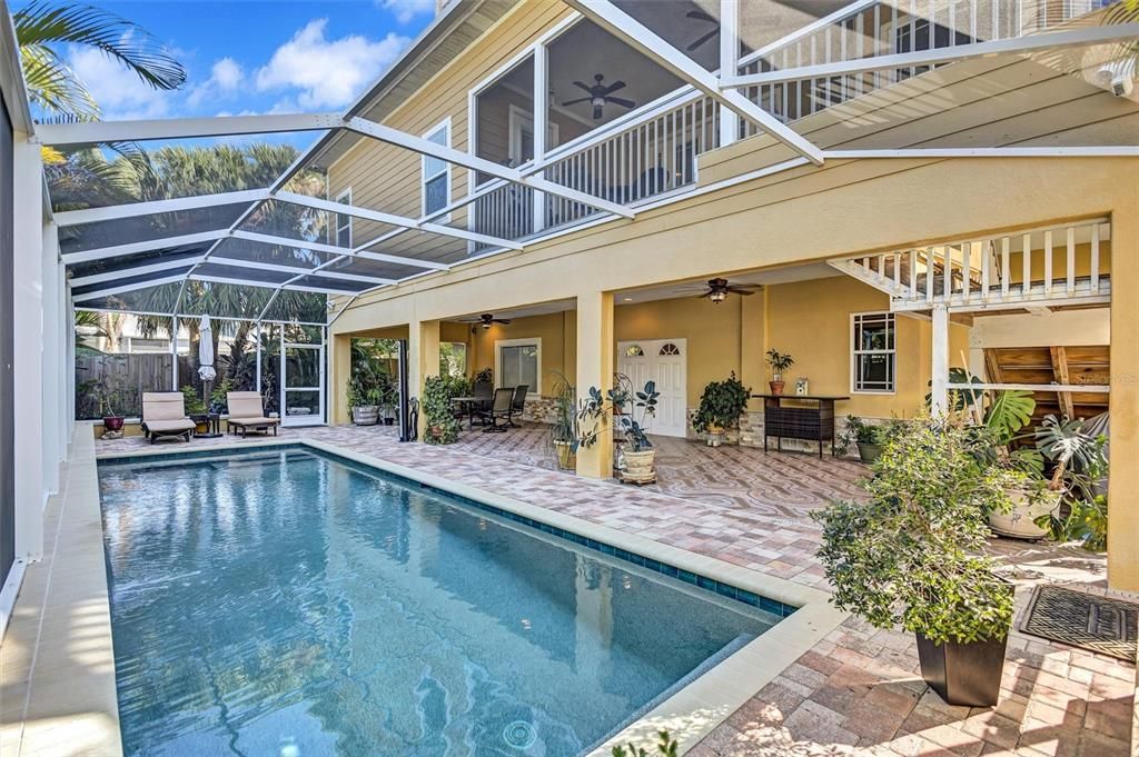 En Venta: $1,125,000 (4 camas, 3 baños, 2989 Pies cuadrados)