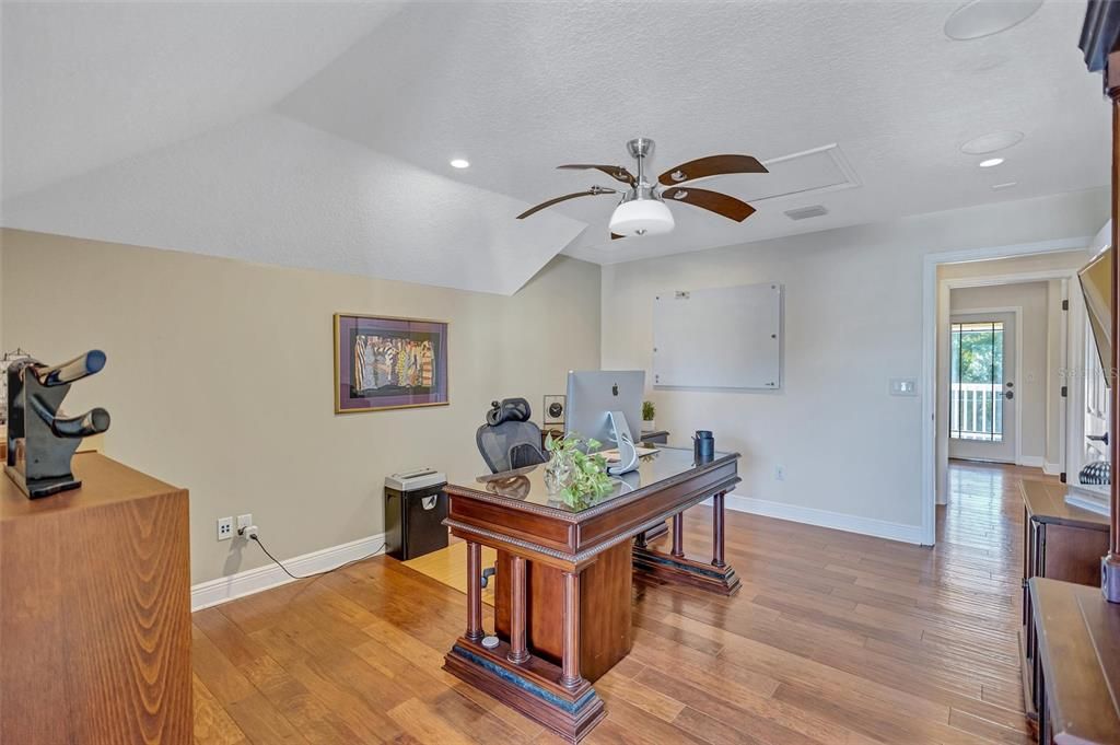 En Venta: $1,125,000 (4 camas, 3 baños, 2989 Pies cuadrados)