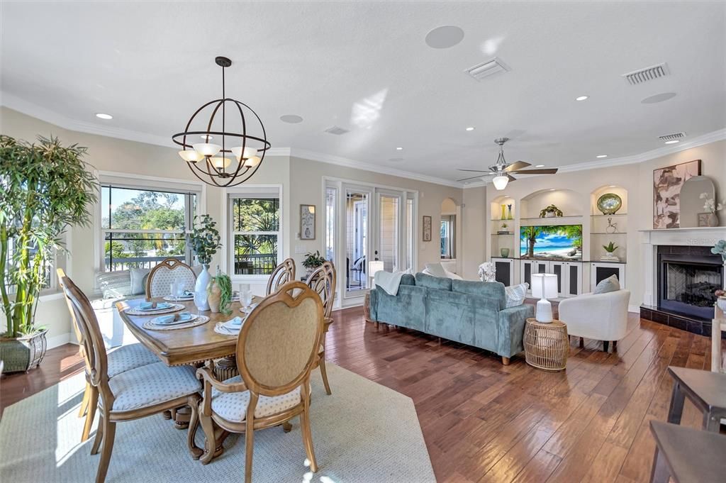 En Venta: $1,125,000 (4 camas, 3 baños, 2989 Pies cuadrados)