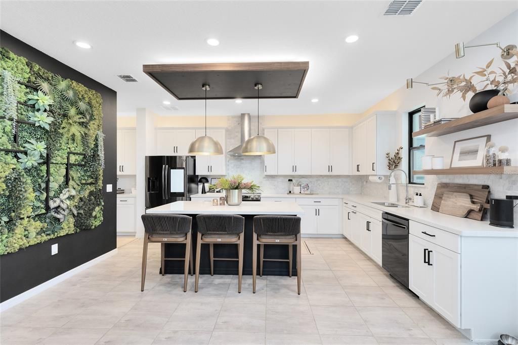 Active With Contract: $829,000 (4 beds, 3 baths, 3084 Square Feet)