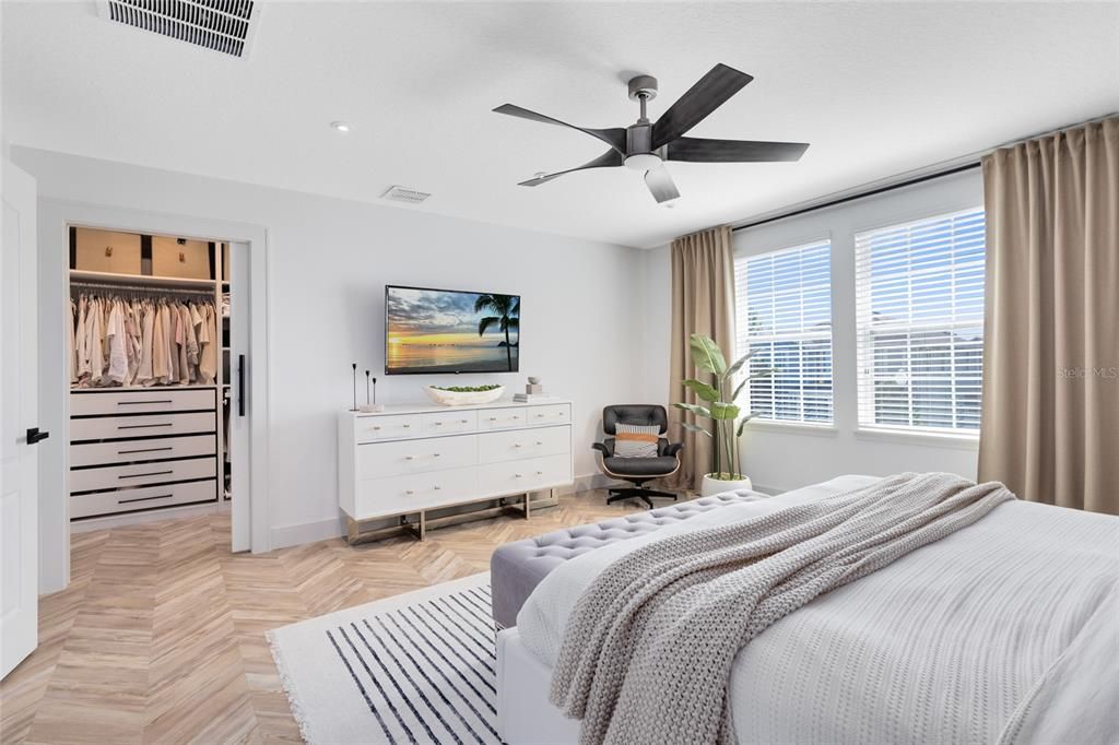 Active With Contract: $829,000 (4 beds, 3 baths, 3084 Square Feet)