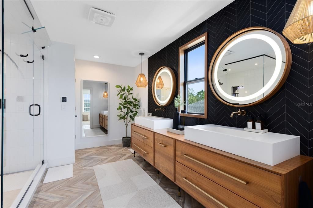 Active With Contract: $829,000 (4 beds, 3 baths, 3084 Square Feet)