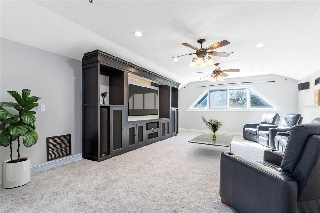 For Sale: $1,590,000 (7 beds, 6 baths, 6337 Square Feet)