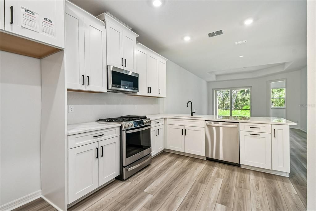 Activo con contrato: $379,999 (2 camas, 2 baños, 1452 Pies cuadrados)