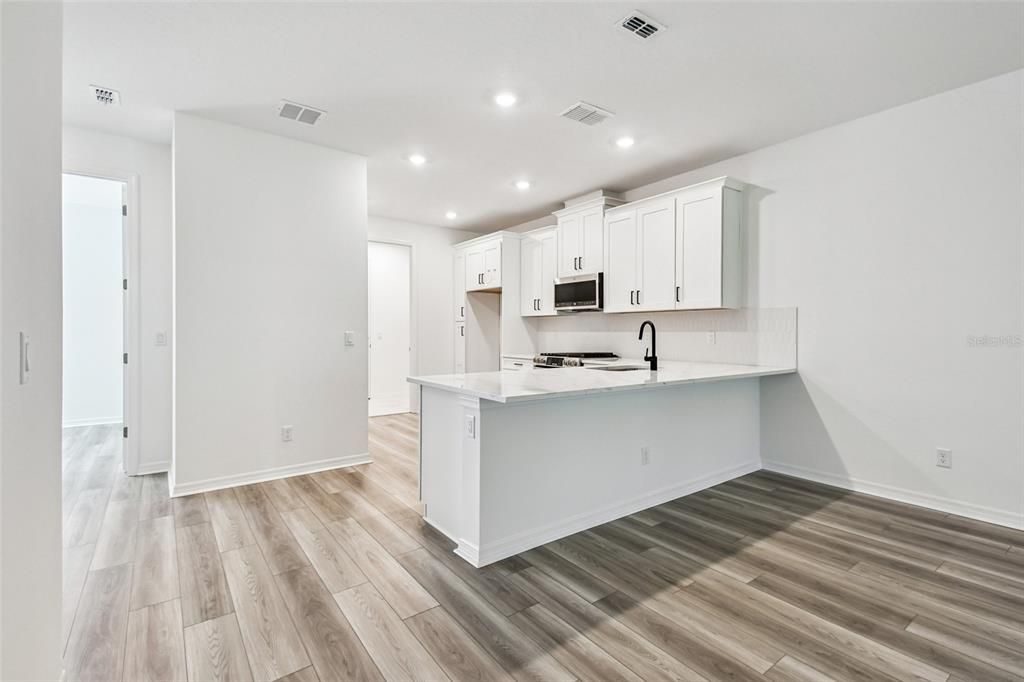 Activo con contrato: $379,999 (2 camas, 2 baños, 1452 Pies cuadrados)