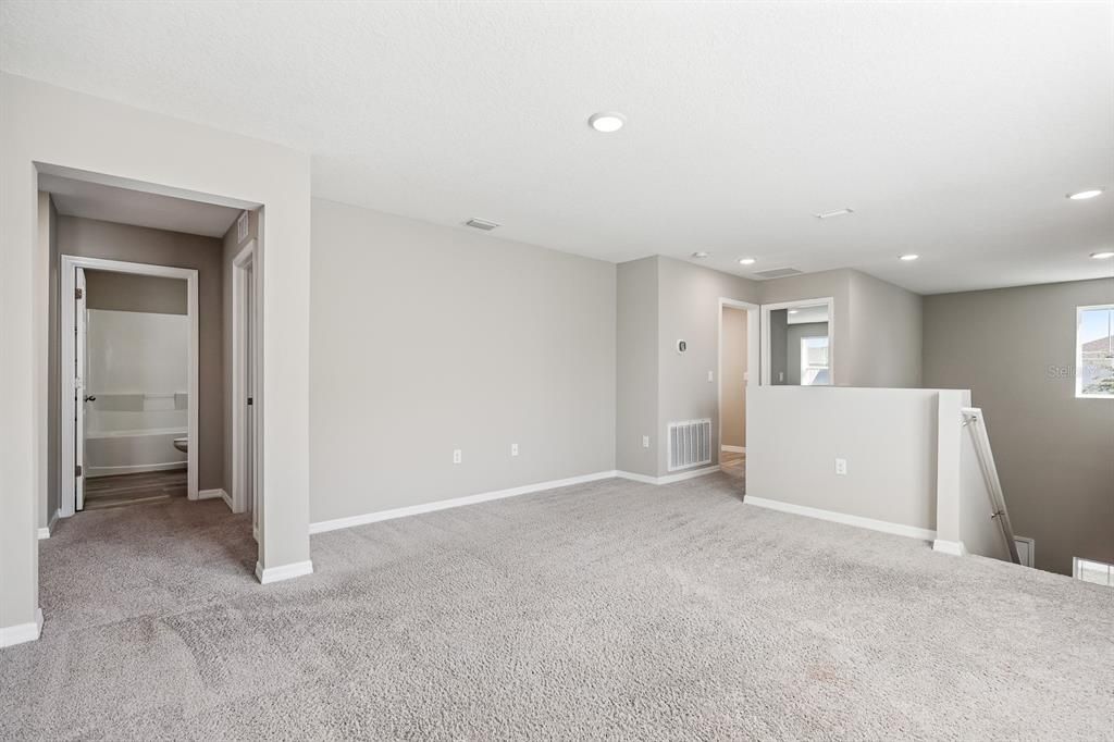 For Rent: $3,100 (5 beds, 3 baths, 2479 Square Feet)