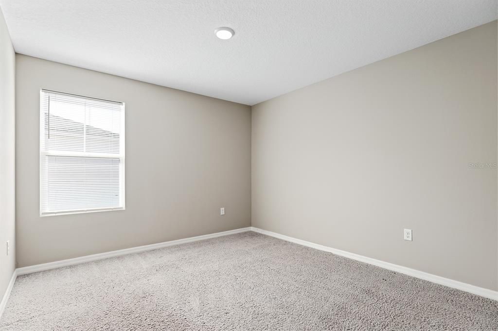 For Rent: $3,100 (5 beds, 3 baths, 2479 Square Feet)