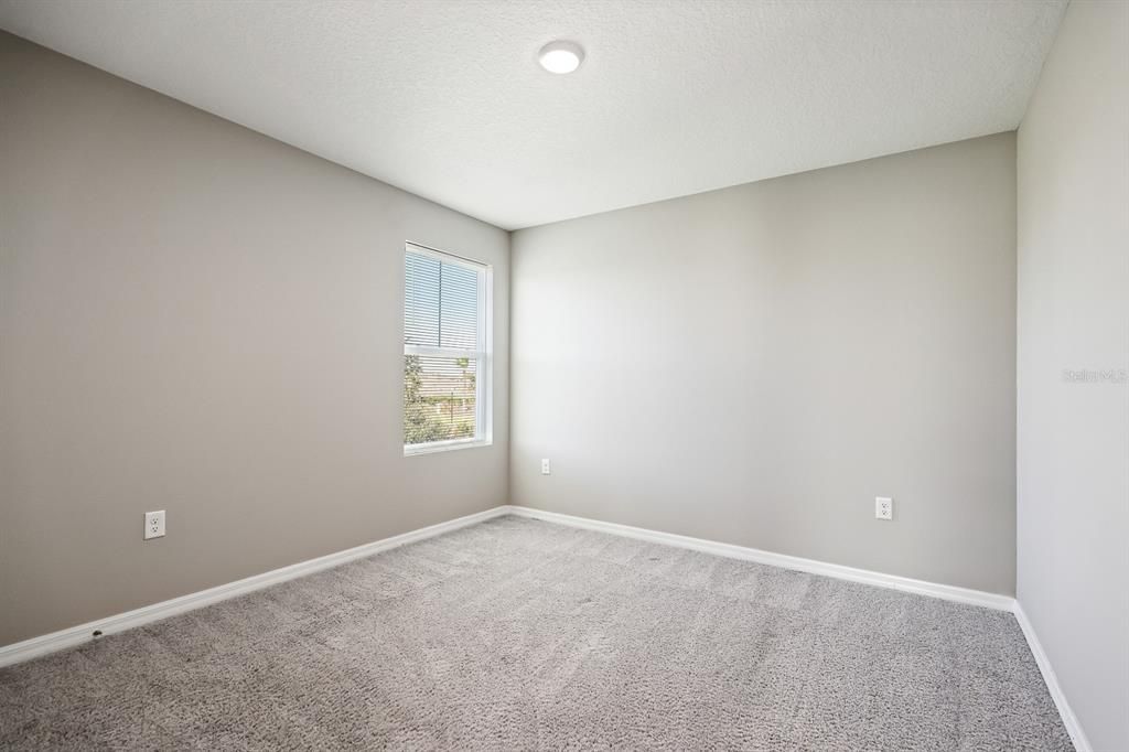 For Rent: $3,100 (5 beds, 3 baths, 2479 Square Feet)