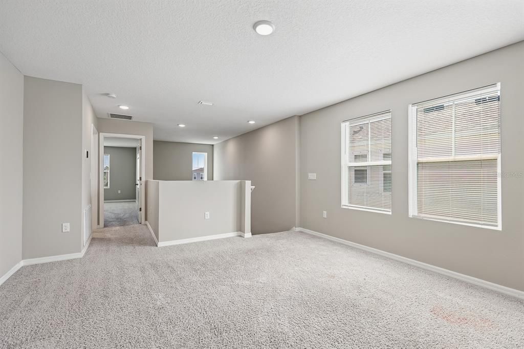 For Rent: $3,100 (5 beds, 3 baths, 2479 Square Feet)