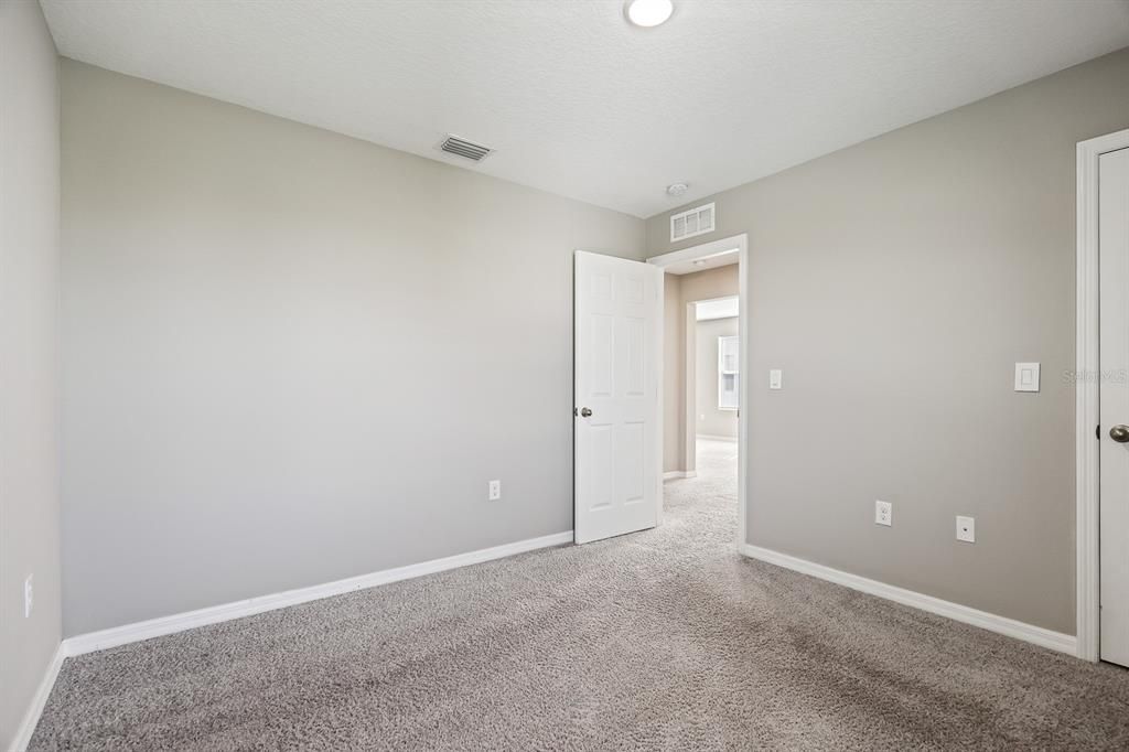 For Rent: $3,100 (5 beds, 3 baths, 2479 Square Feet)