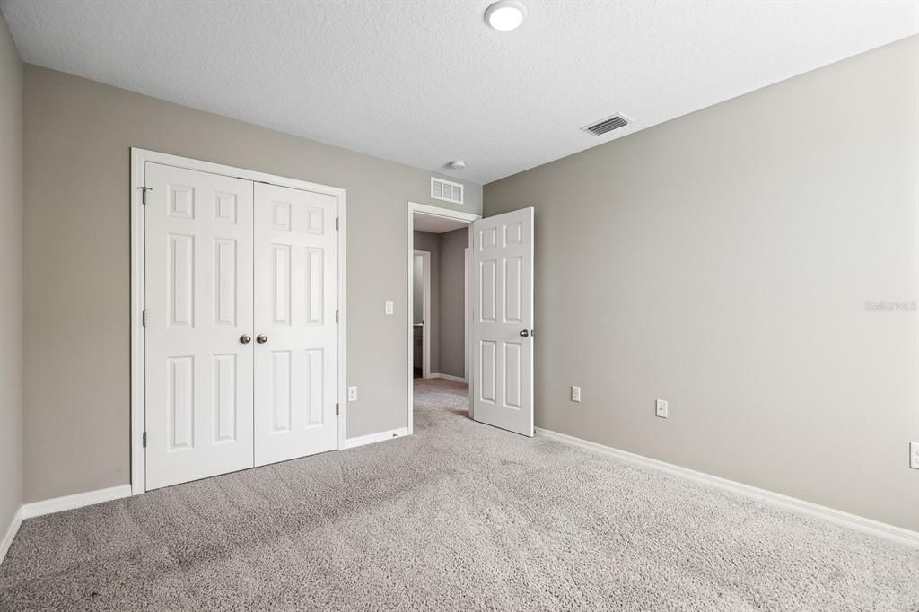 For Rent: $3,100 (5 beds, 3 baths, 2479 Square Feet)