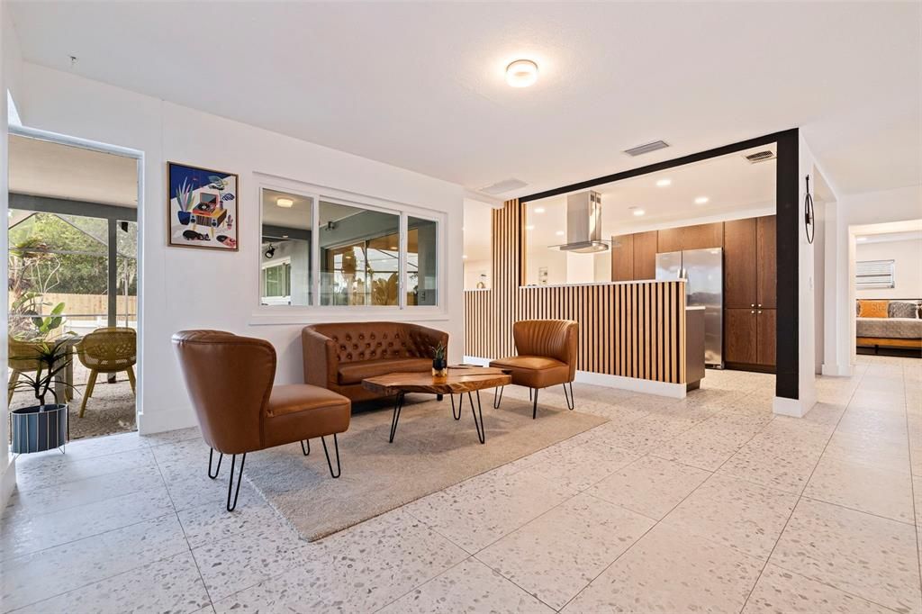 For Sale: $850,000 (7 beds, 4 baths, 2956 Square Feet)