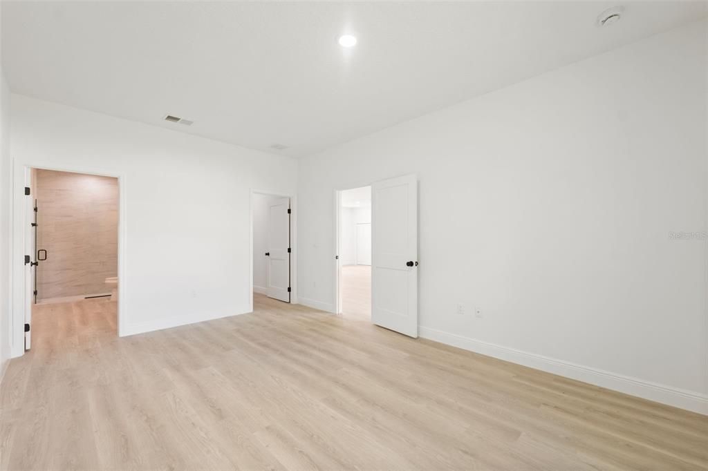 For Sale: $309,000 (4 beds, 2 baths, 1751 Square Feet)