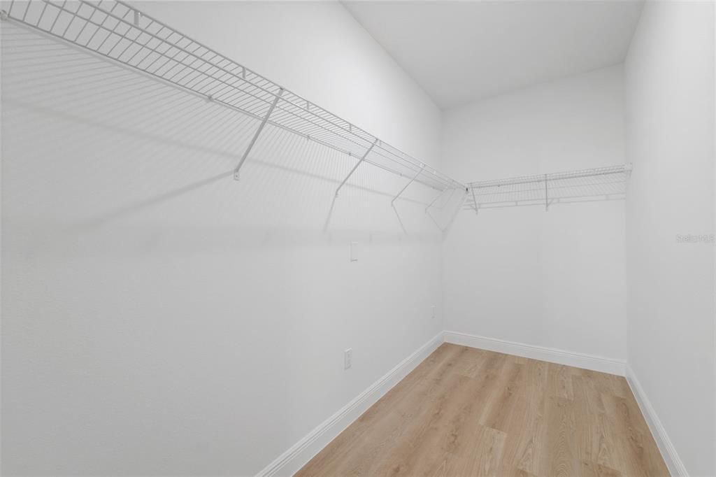 For Sale: $309,000 (4 beds, 2 baths, 1751 Square Feet)