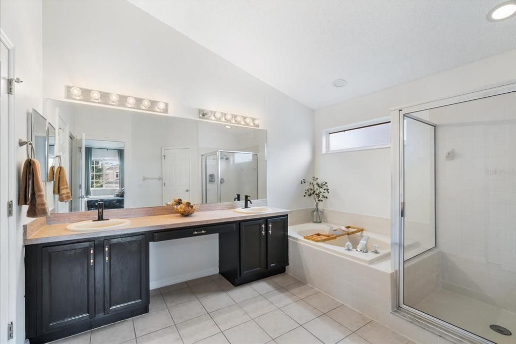 For Sale: $599,000 (4 beds, 3 baths, 2842 Square Feet)