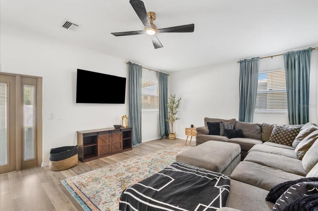 For Sale: $599,000 (4 beds, 3 baths, 2842 Square Feet)