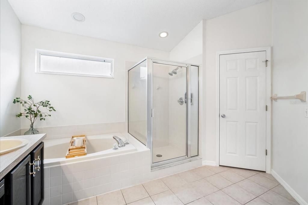 For Sale: $599,000 (4 beds, 3 baths, 2842 Square Feet)