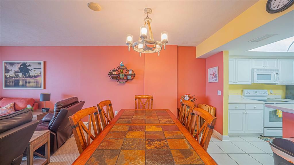 Active With Contract: $499,000 (2 beds, 2 baths, 1674 Square Feet)