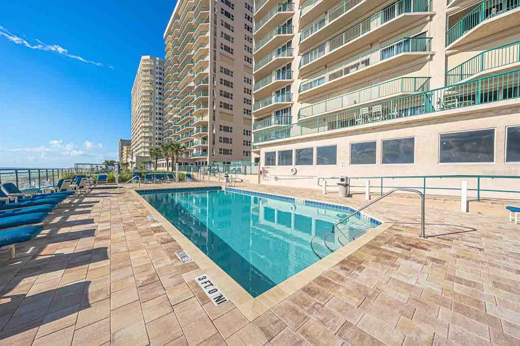 Active With Contract: $499,000 (2 beds, 2 baths, 1674 Square Feet)