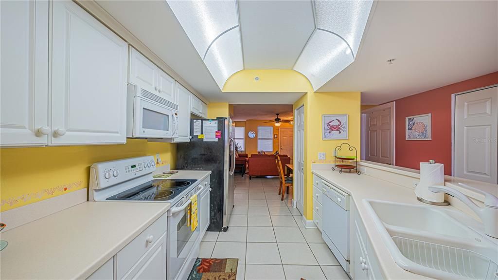 Active With Contract: $499,000 (2 beds, 2 baths, 1674 Square Feet)