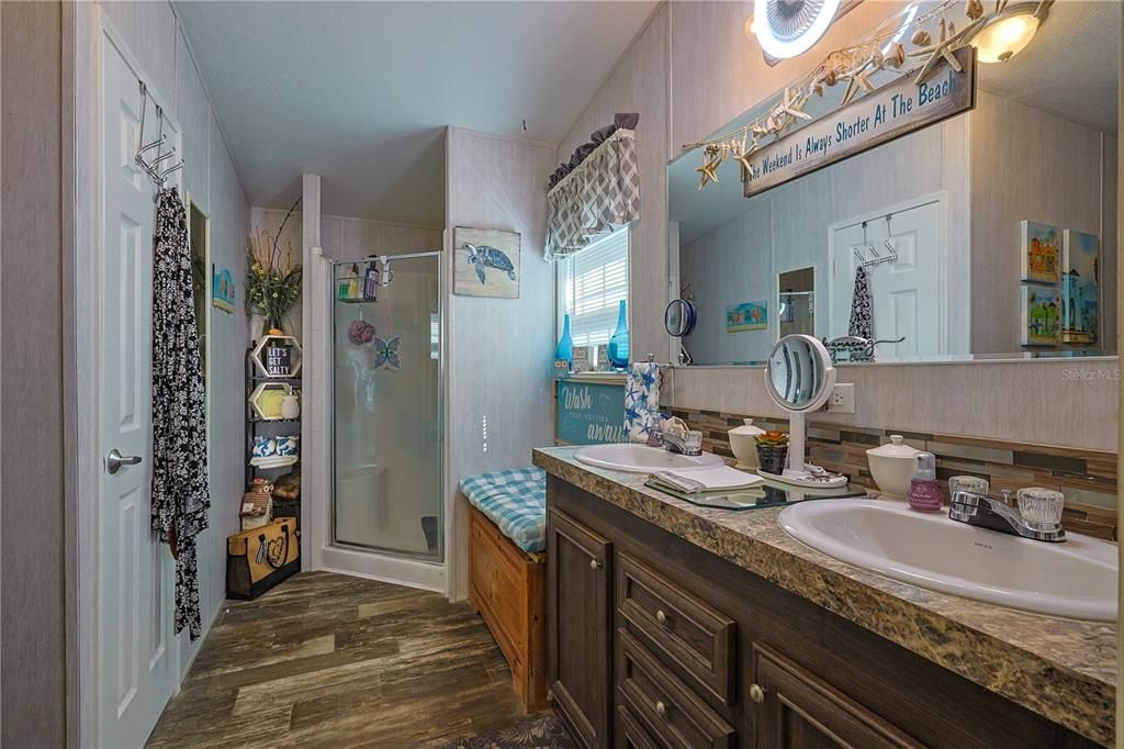 For Sale: $307,100 (3 beds, 2 baths, 1404 Square Feet)