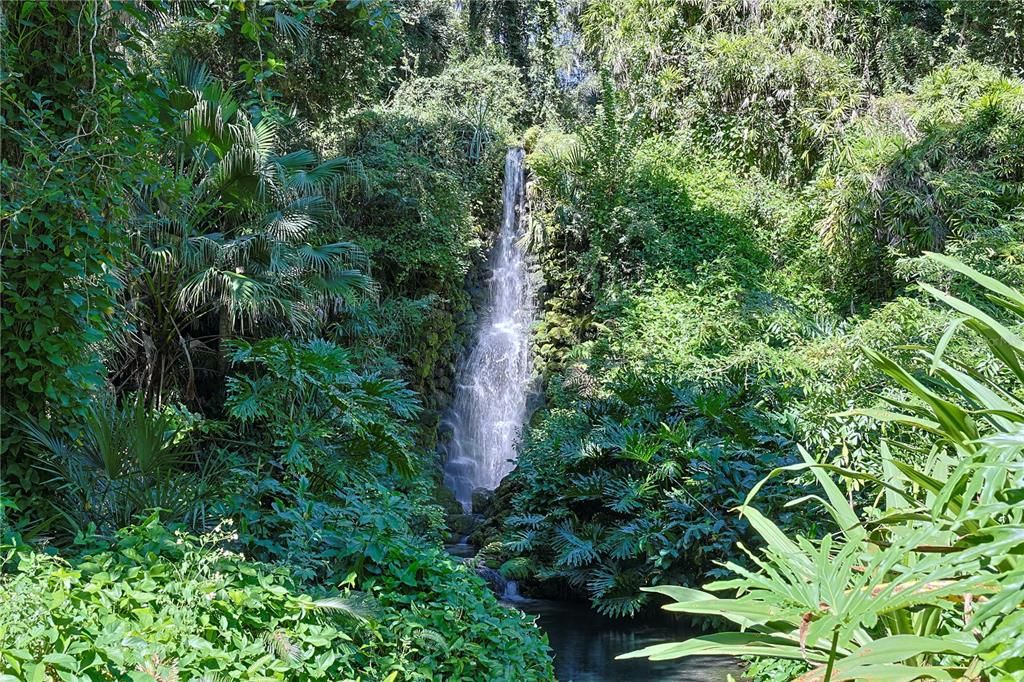 For Sale: $307,100 (3 beds, 2 baths, 1404 Square Feet)