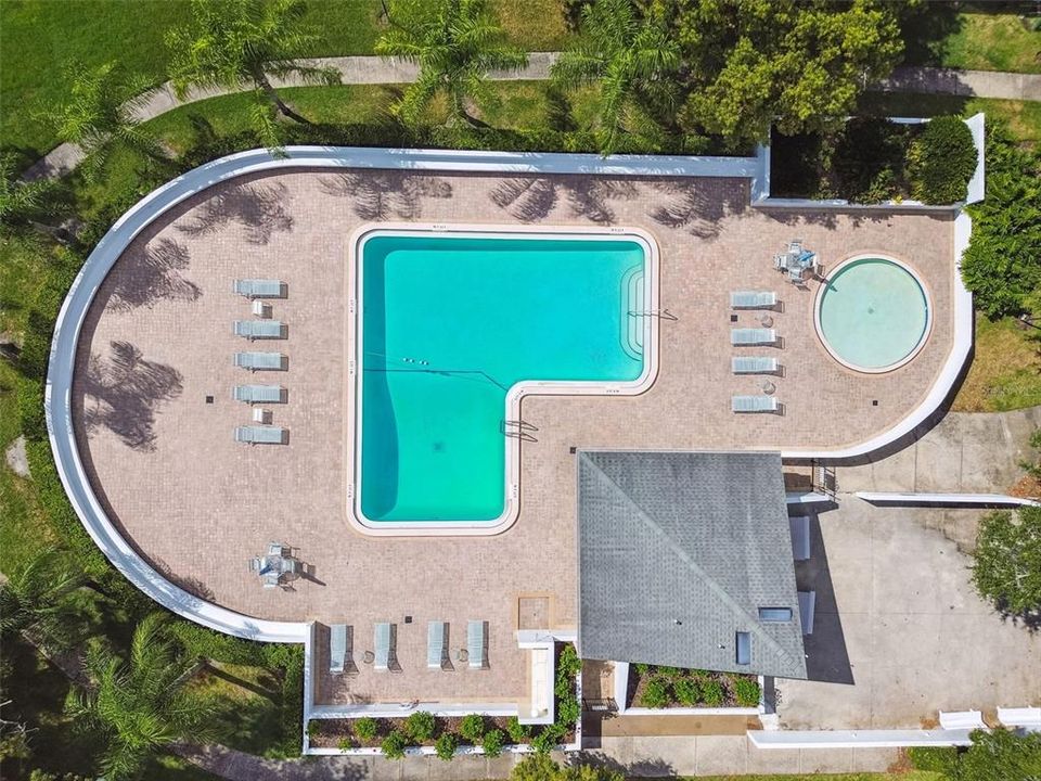 Active With Contract: $395,000 (2 beds, 2 baths, 1320 Square Feet)