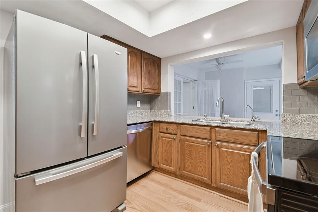 Active With Contract: $395,000 (2 beds, 2 baths, 1320 Square Feet)