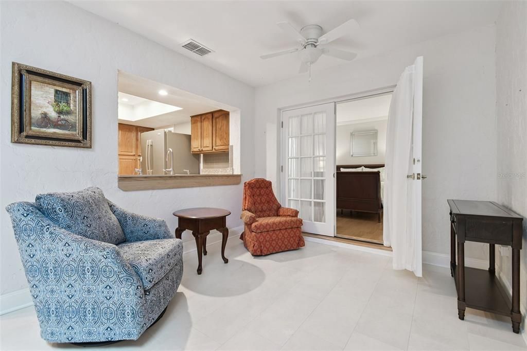 Active With Contract: $395,000 (2 beds, 2 baths, 1320 Square Feet)