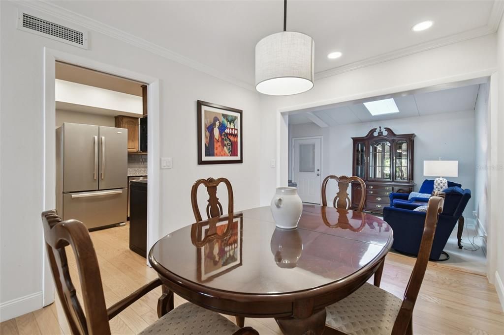 Active With Contract: $395,000 (2 beds, 2 baths, 1320 Square Feet)