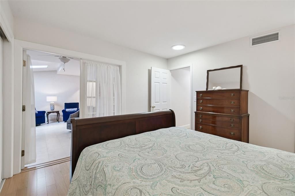 Active With Contract: $395,000 (2 beds, 2 baths, 1320 Square Feet)