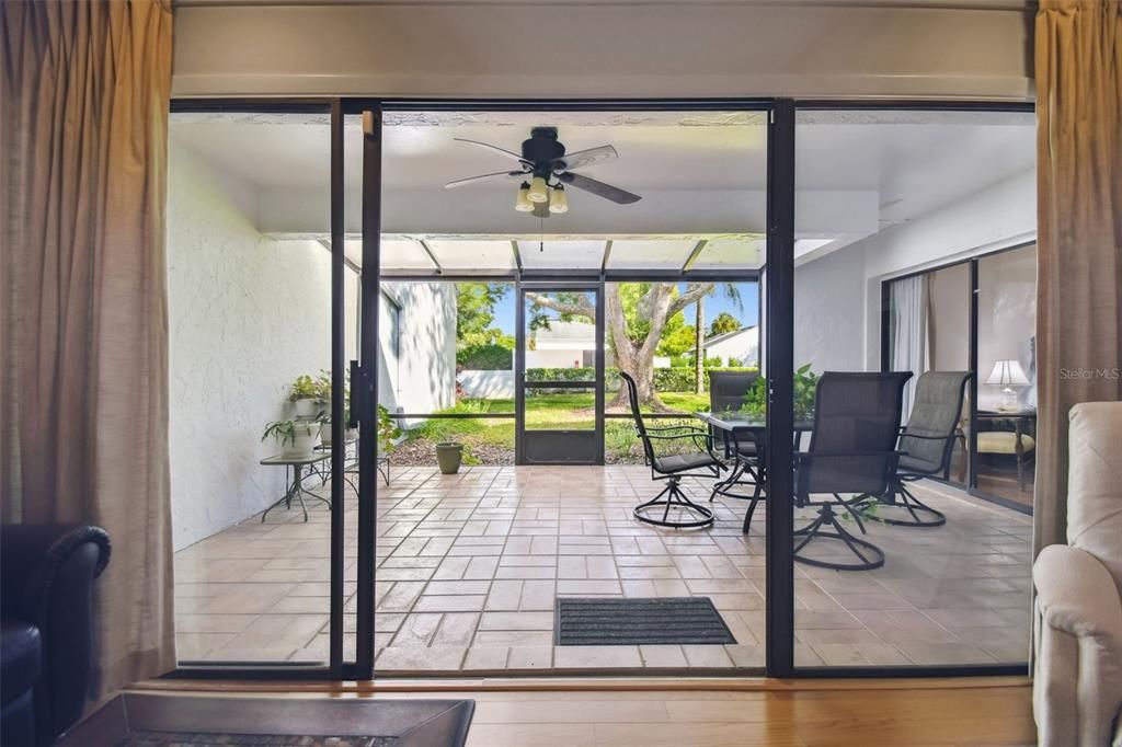 Active With Contract: $395,000 (2 beds, 2 baths, 1320 Square Feet)