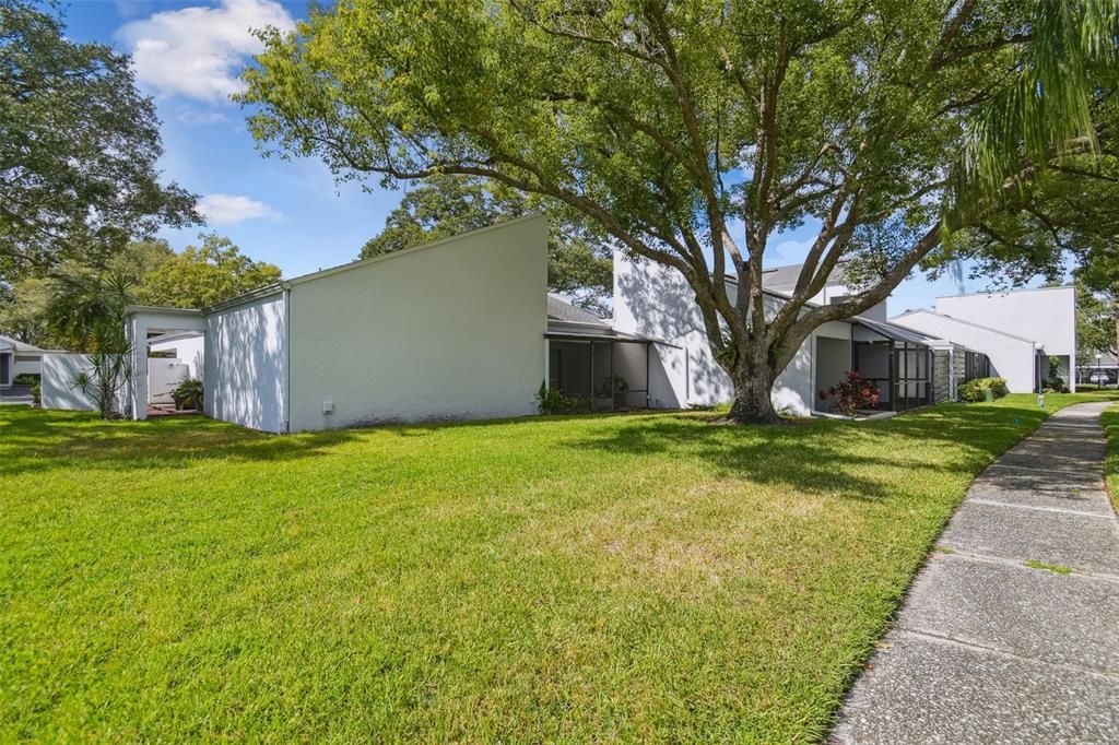 Active With Contract: $395,000 (2 beds, 2 baths, 1320 Square Feet)