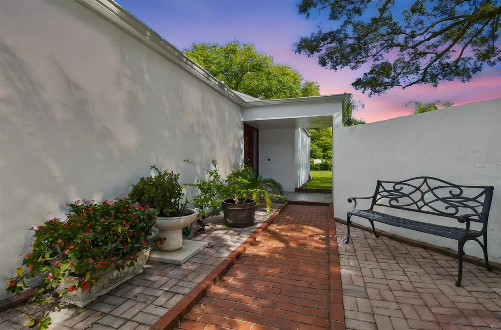 Active With Contract: $395,000 (2 beds, 2 baths, 1320 Square Feet)