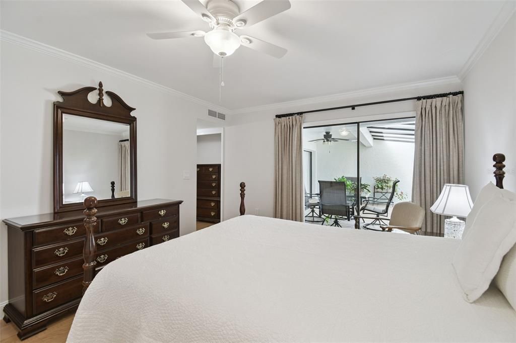 Active With Contract: $395,000 (2 beds, 2 baths, 1320 Square Feet)