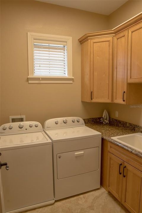 For Sale: $815,000 (4 beds, 4 baths, 3177 Square Feet)