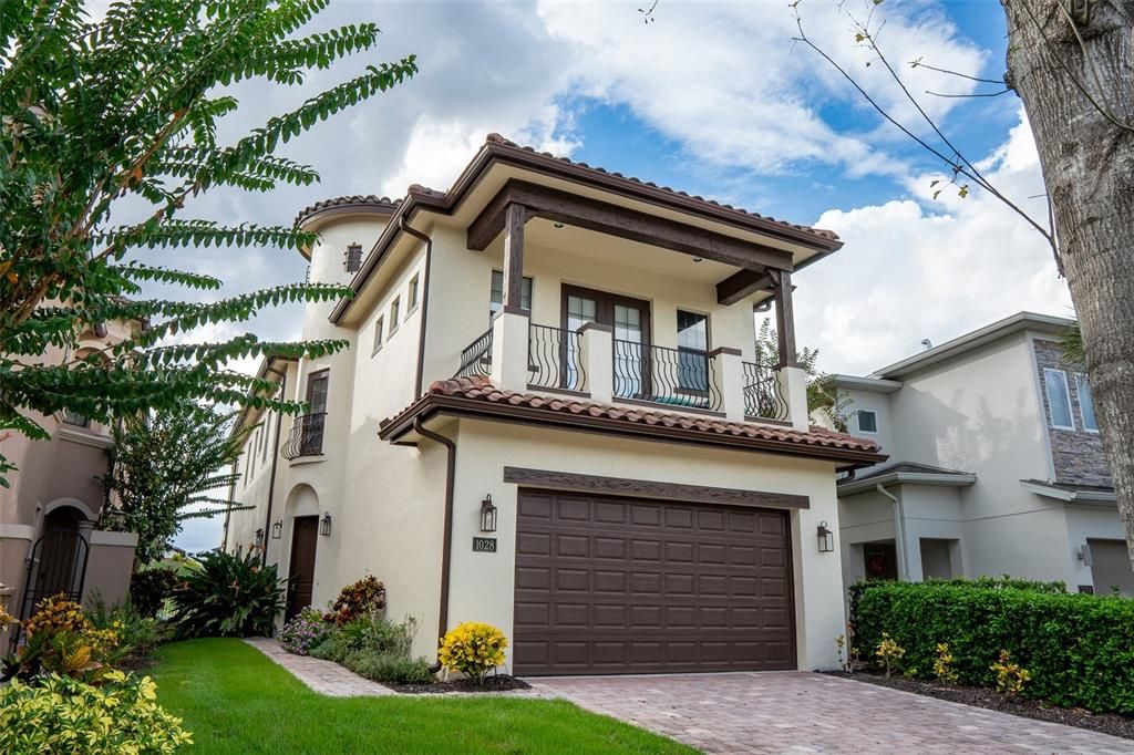 For Sale: $815,000 (4 beds, 4 baths, 3177 Square Feet)