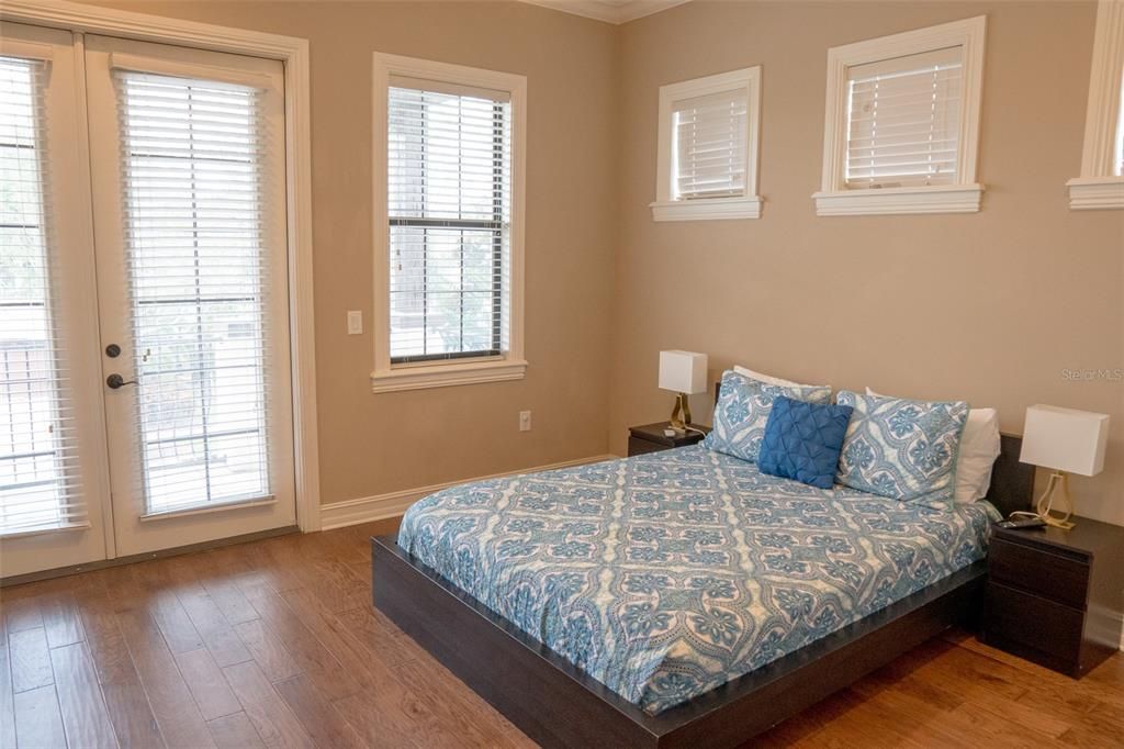 For Sale: $815,000 (4 beds, 4 baths, 3177 Square Feet)