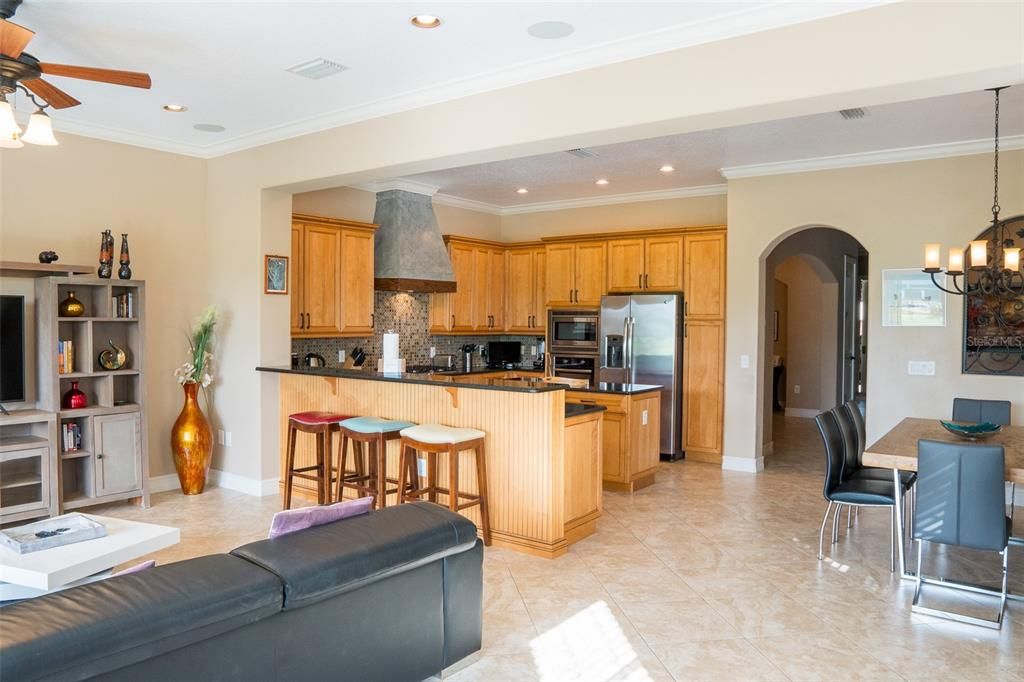 For Sale: $815,000 (4 beds, 4 baths, 3177 Square Feet)