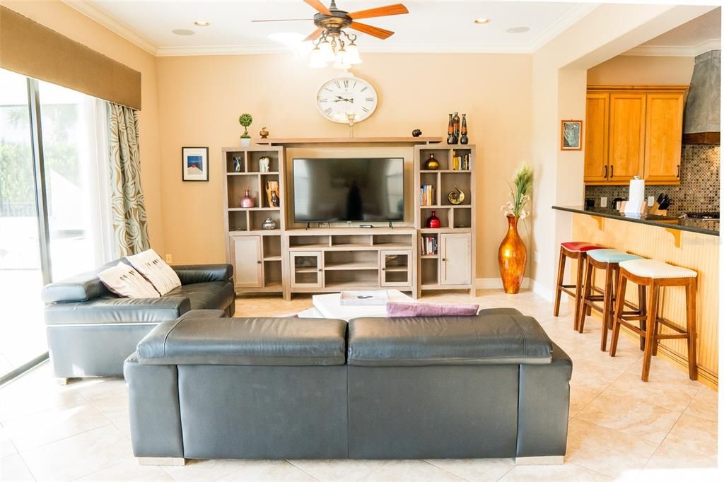 For Sale: $815,000 (4 beds, 4 baths, 3177 Square Feet)