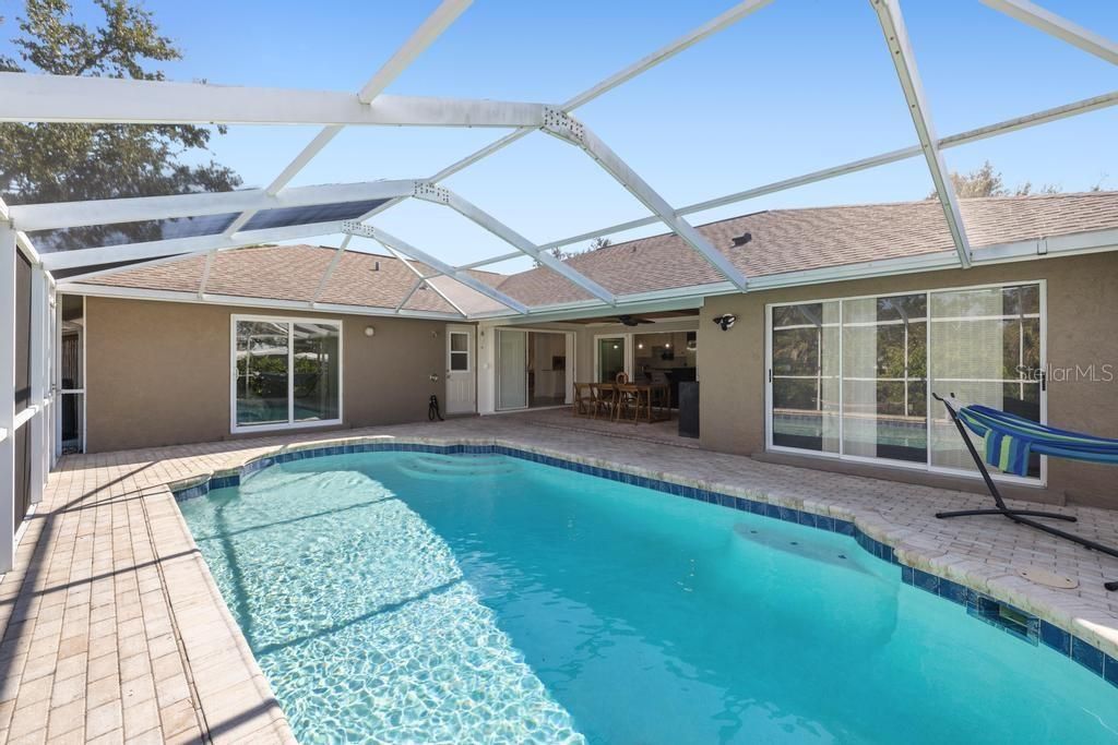 For Sale: $1,200,000 (3 beds, 3 baths, 2403 Square Feet)