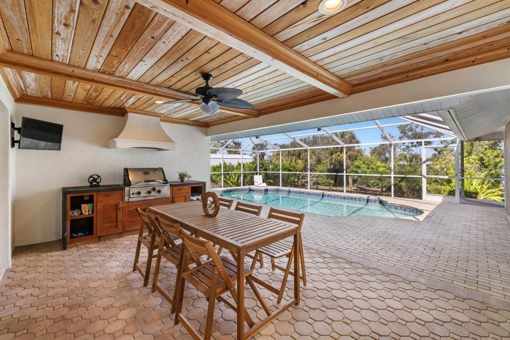 For Sale: $1,200,000 (3 beds, 3 baths, 2403 Square Feet)