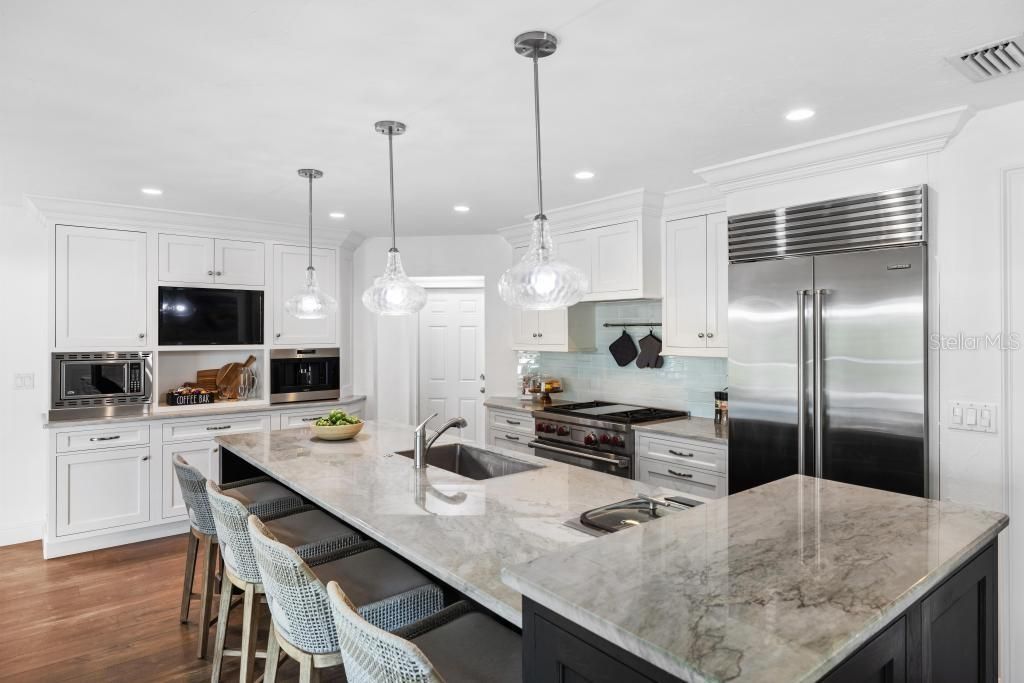 For Sale: $1,200,000 (3 beds, 3 baths, 2403 Square Feet)